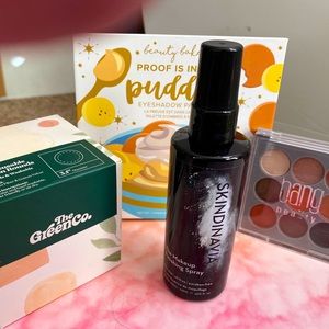 Makeup bundle